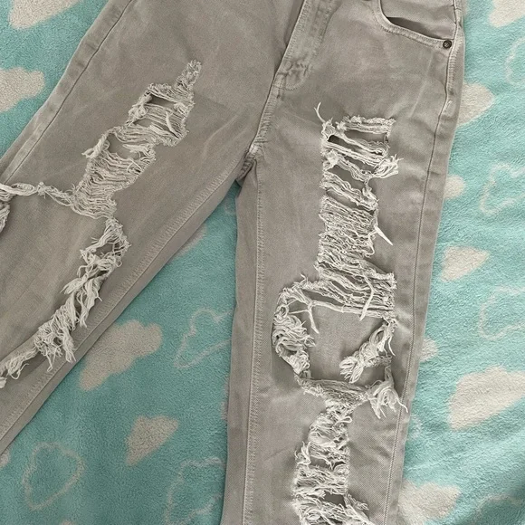 Baggy Grey Ripped Jeans - Picture 3 of 3